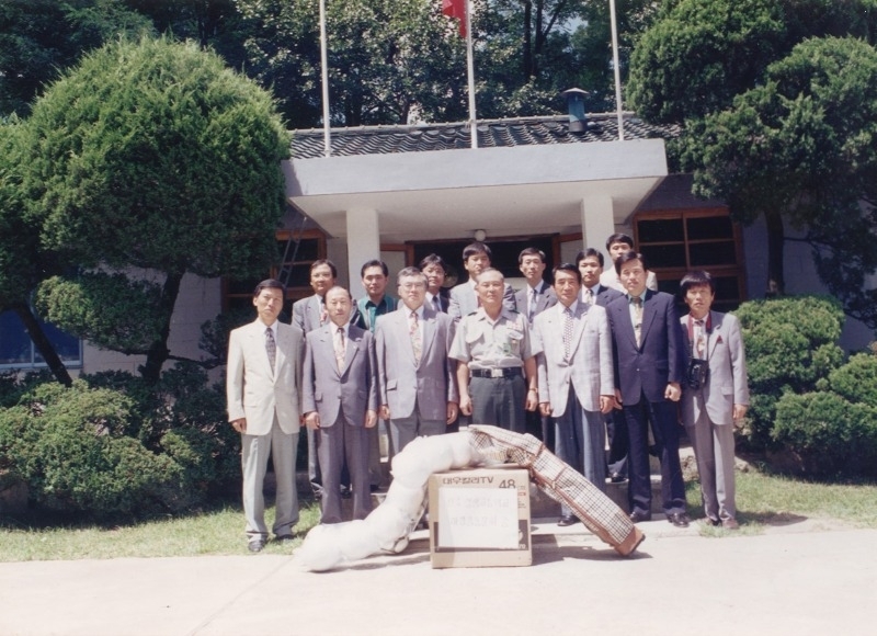 1980-노인우 장군 (7회)진급축하 부대방문.jpg