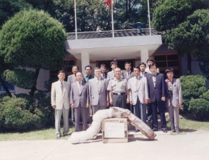 1980-노인우 장군 (7회)진급축하 부대방문.jpg