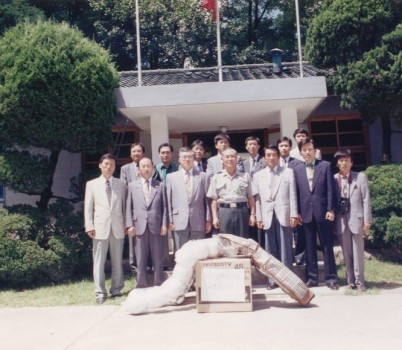 1980-노인우 장군 (7회)진급축하 부대방문.jpg